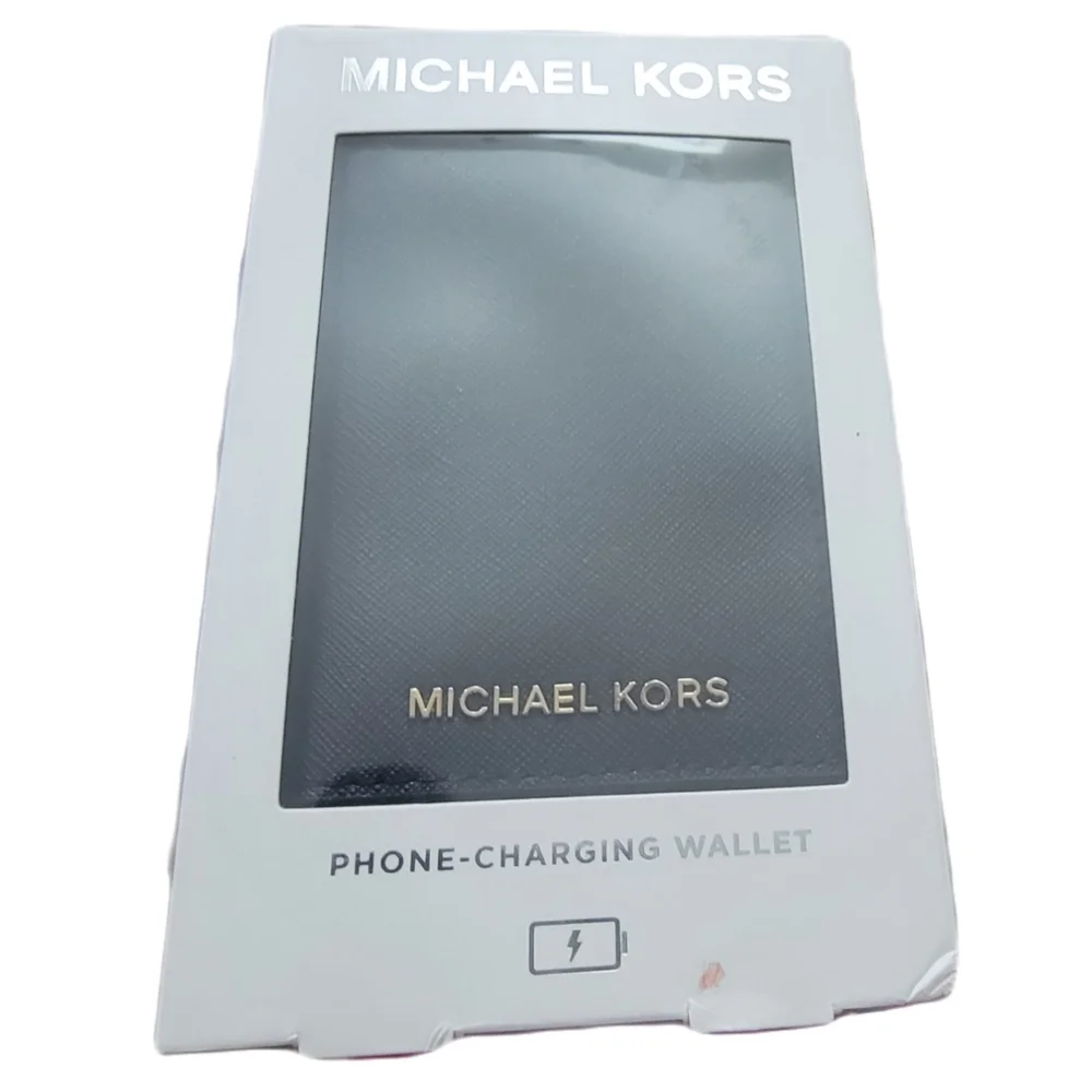 NWT! Michael Kors Phone Charging Wallet